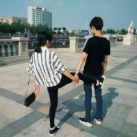 一男一女左右一对情侣头像