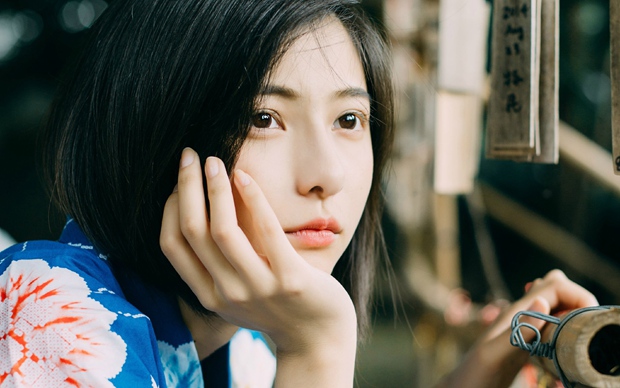 可爱中短发文艺女生图片