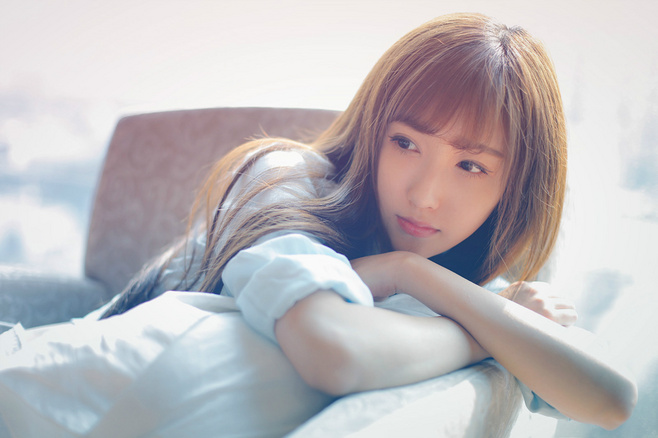 知性长发美女御姐图片