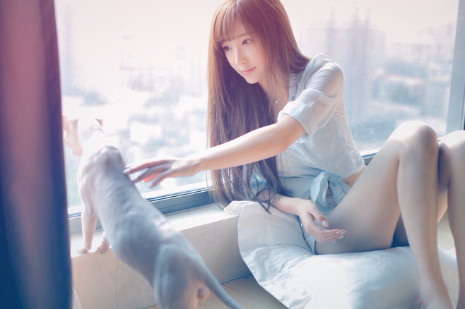 知性长发美女御姐图片