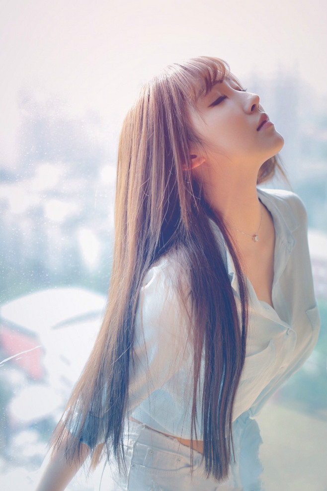 知性长发美女御姐图片