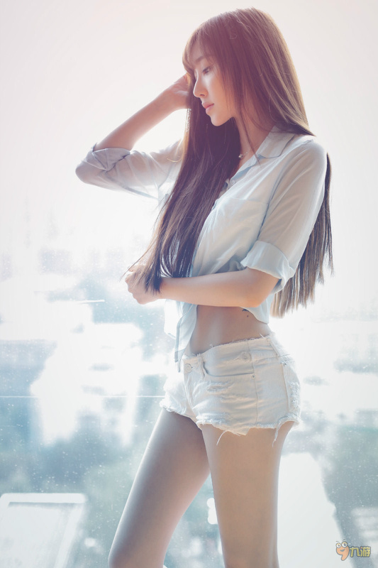 知性长发美女御姐图片