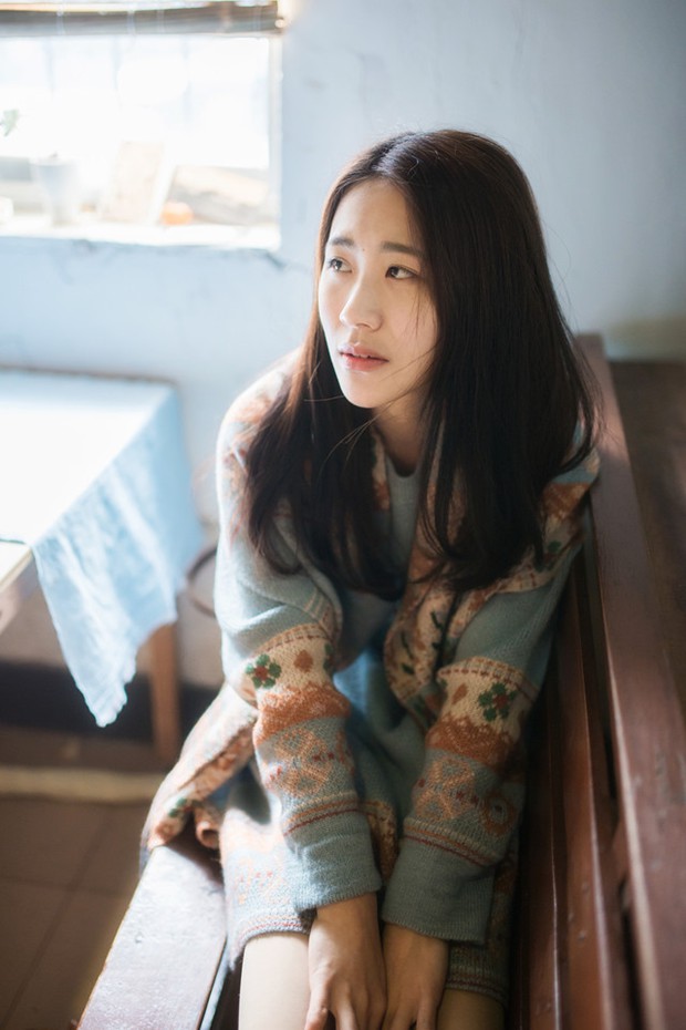 文艺气质清纯美女图片
