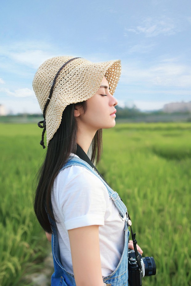 文艺清纯美女稻田唯美照片