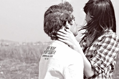 热恋中的情侣唯美爱情图片