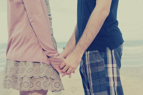 热恋中的情侣唯美爱情图片