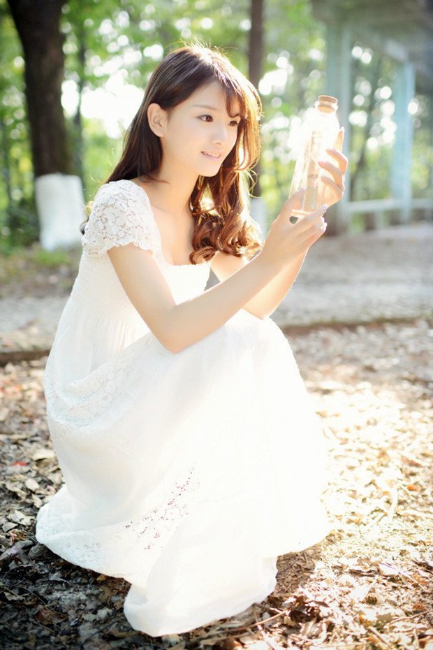 小清新文艺女生森林唯美图片
