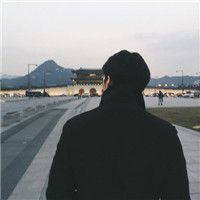 最新男生帅哥伤感背影头像