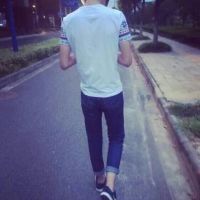 最新男生帅哥伤感背影头像