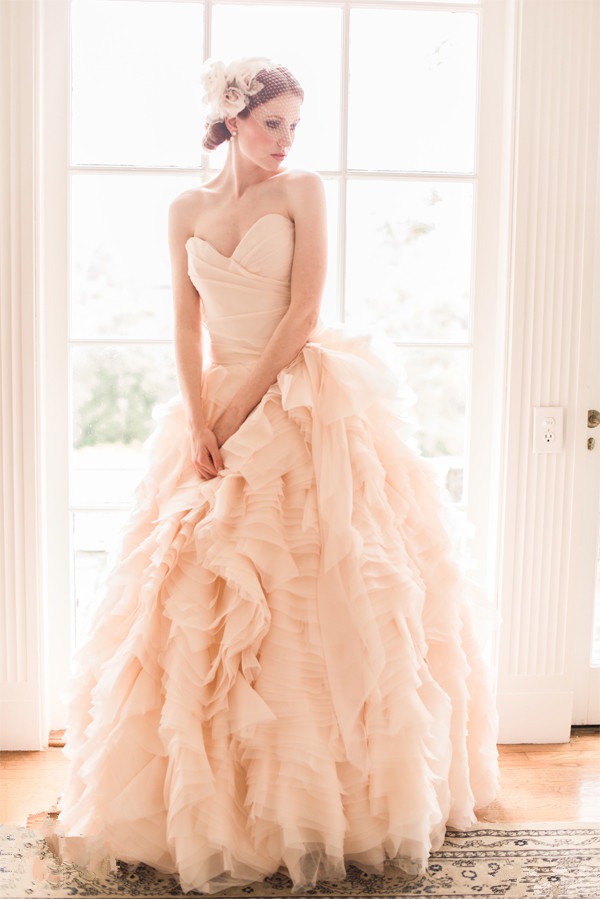 新娘子的唯美婚纱礼服设计
