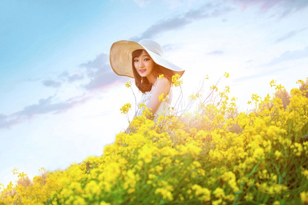 最美油菜花可爱女生甜美图片