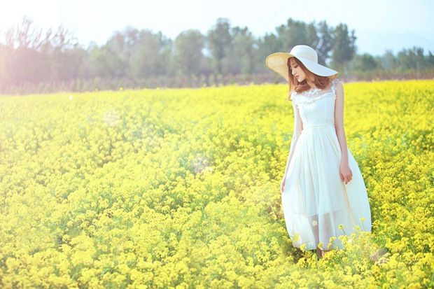 最美油菜花可爱女生甜美图片