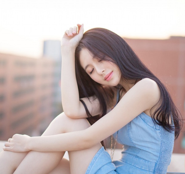 校花女神清纯美女天台照片
