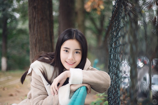 甜美清纯校园美女可爱照片