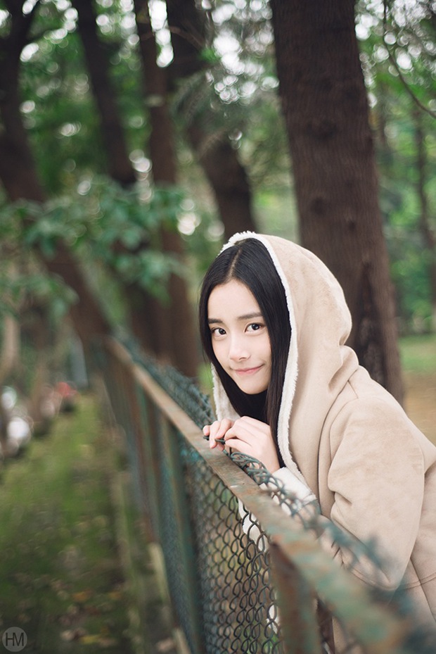 甜美清纯校园美女可爱照片