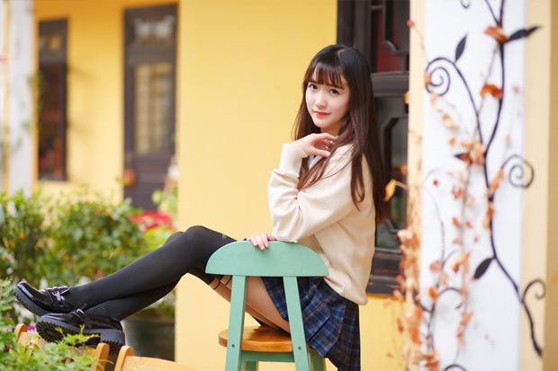 唯美清纯学生妹小院悠闲假期
