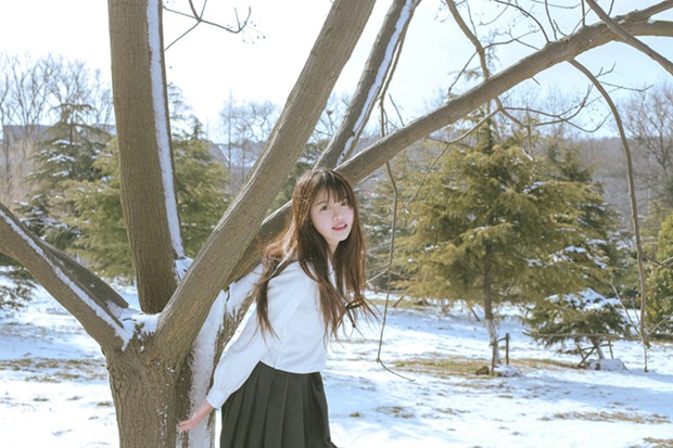 冬天日本校园美女学生制服