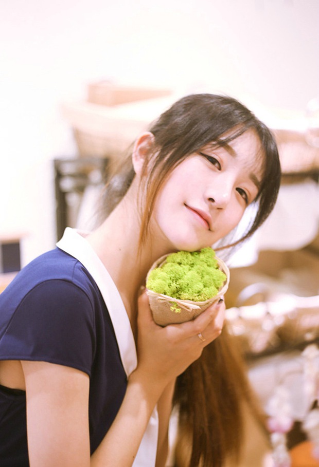 一见倾心砰然心动的可爱女生