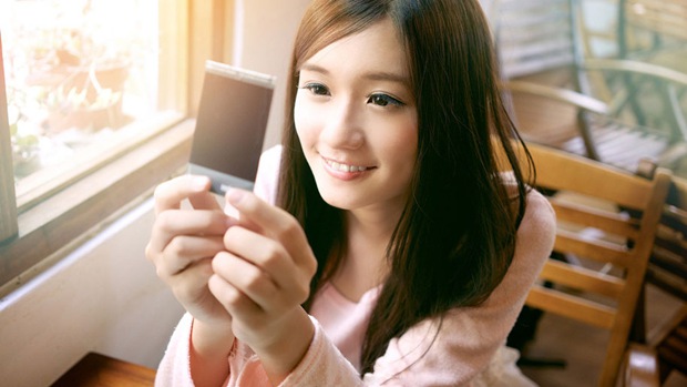 文艺小清新微爱自拍的萌妹子