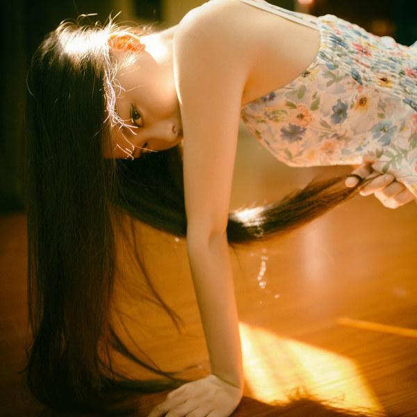 一个人的独舞思念伤感女子图片