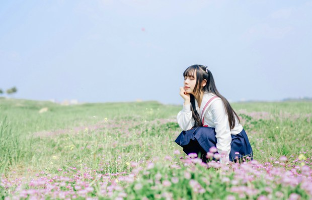 小清新校园校花学生妹子踏青照片