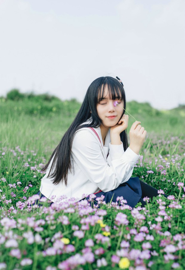 小清新校园校花学生妹子踏青照片