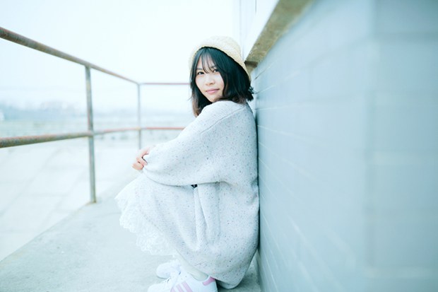 爱拍照爱摄影清纯文艺女青年