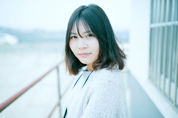 爱拍照爱摄影清纯文艺女青年