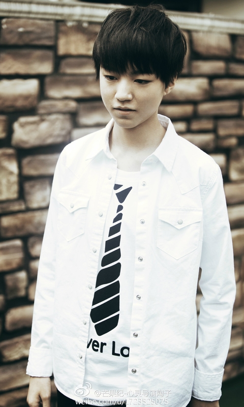 TFBOY组合小帅哥手机壁纸图片