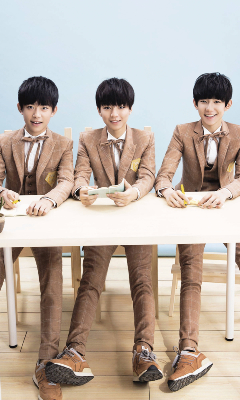 TFBOY组合小帅哥手机壁纸图片