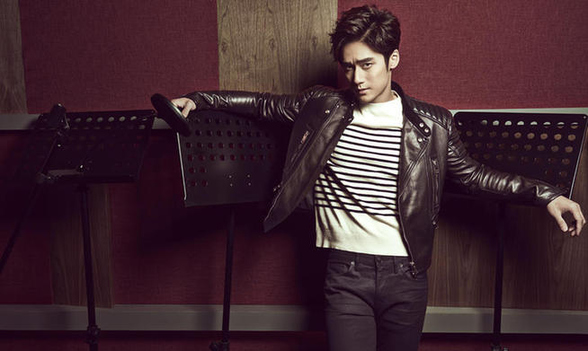 帅哥蒋劲夫肌肉照片