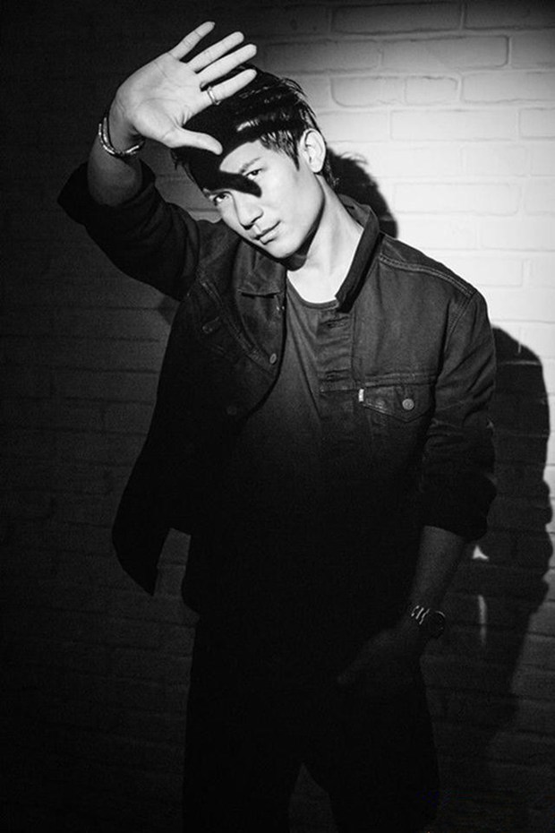 灰姑娘陈楚生吉它照片