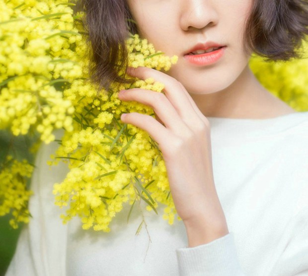 春暖花开黄花清新可爱女生