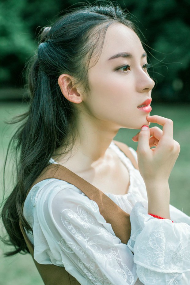 清新可爱美女艺术创作图片