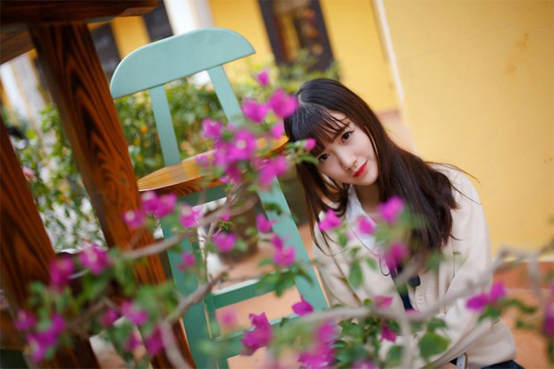 清新可爱校园小美女图片