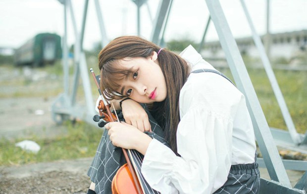 清纯马尾辫音乐系女学生图片 www.bugela.com 