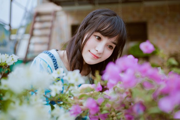 邻家花园可爱美女图片大全 www.bugela.com 