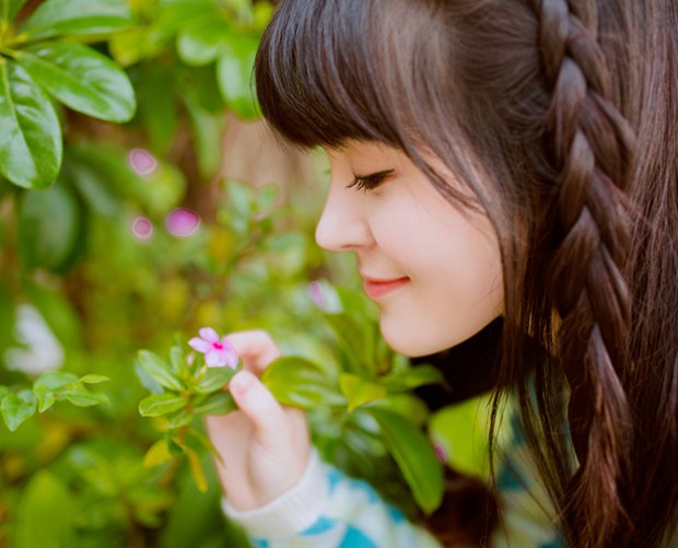 邻家花园可爱美女图片大全 www.bugela.com 