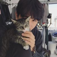 帅哥和猫咪的男生头像