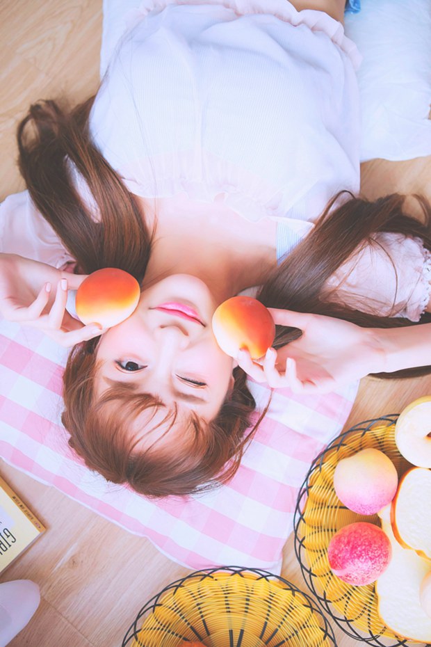 俏皮清纯水蜜桃美女图片