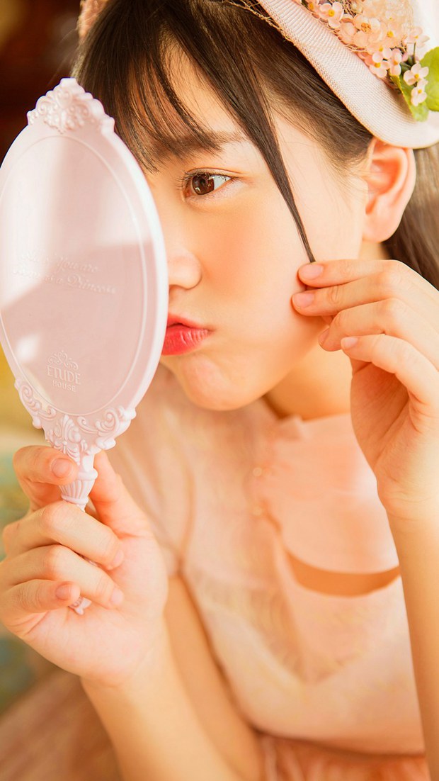 温暖可爱的早安美女图片