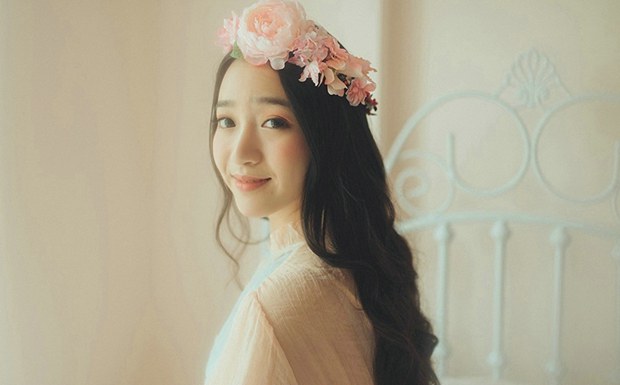 梦幻唯美花季女生图片
