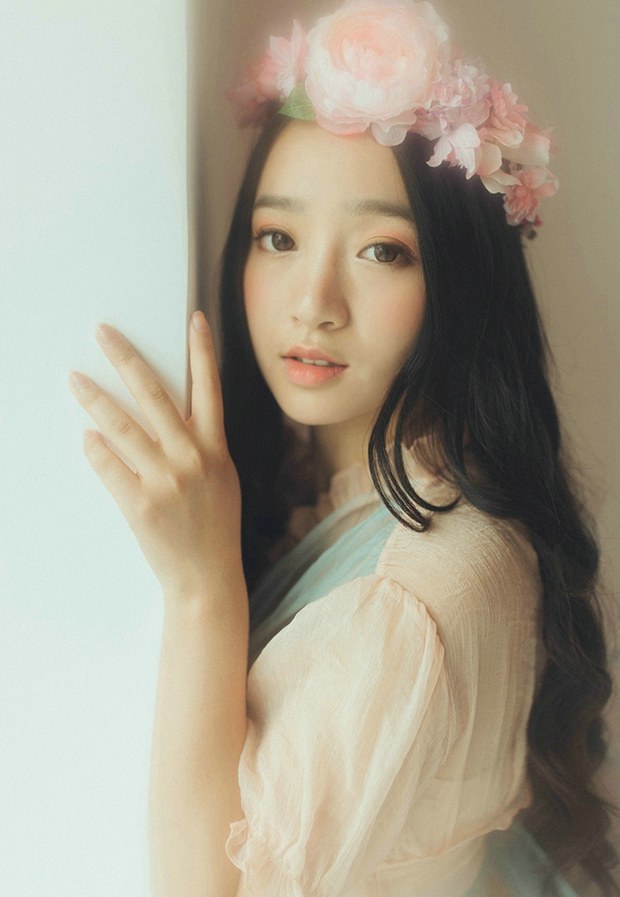 梦幻唯美花季女生图片