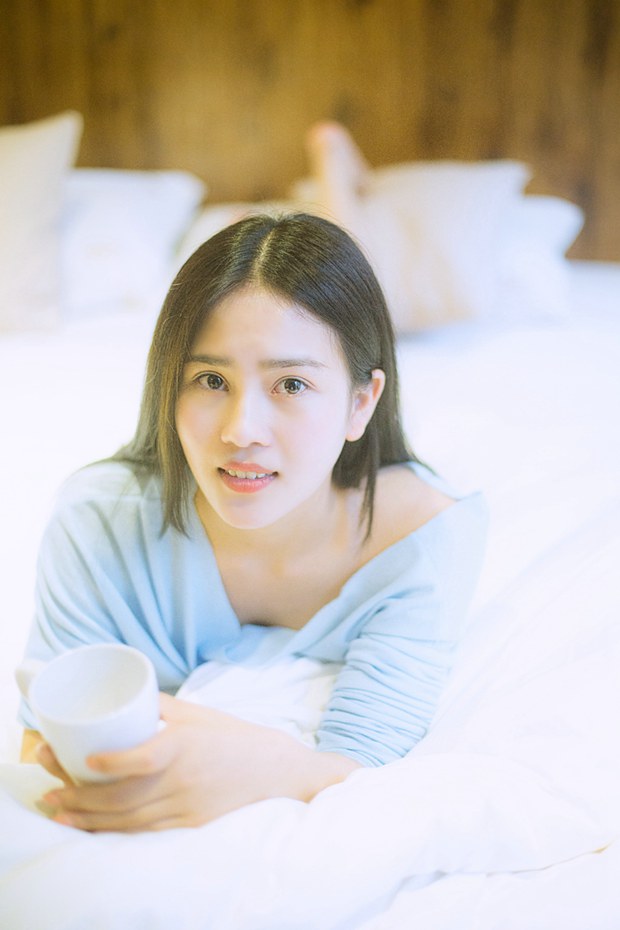 干净柔美的清纯美女照片
