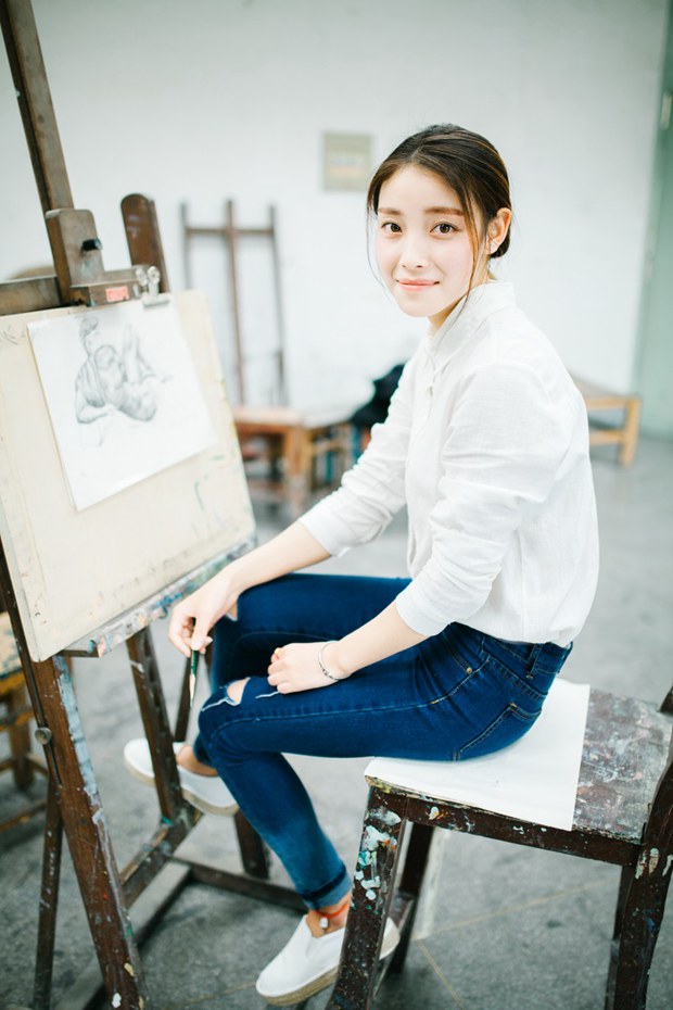 喜欢绘画艺术的文艺女生