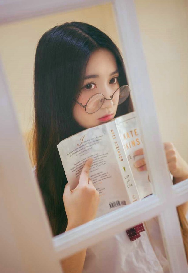 文静可爱的高中生女学生妹子