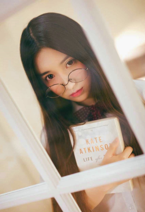文静可爱的高中生女学生妹子