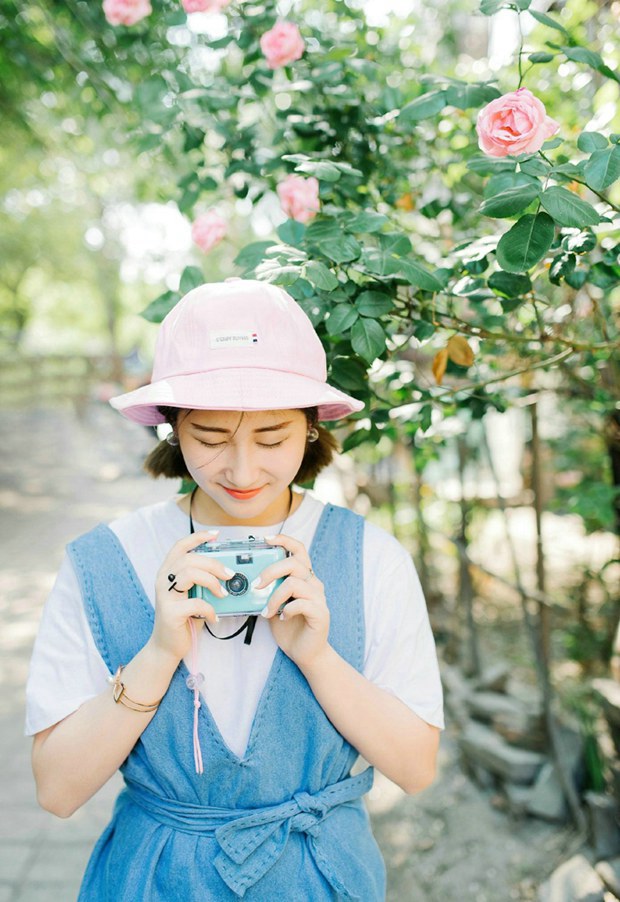 夏日小清新滑板女生图片