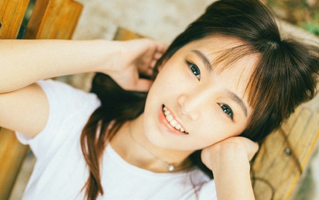 裙吃雪糕可爱女生图片