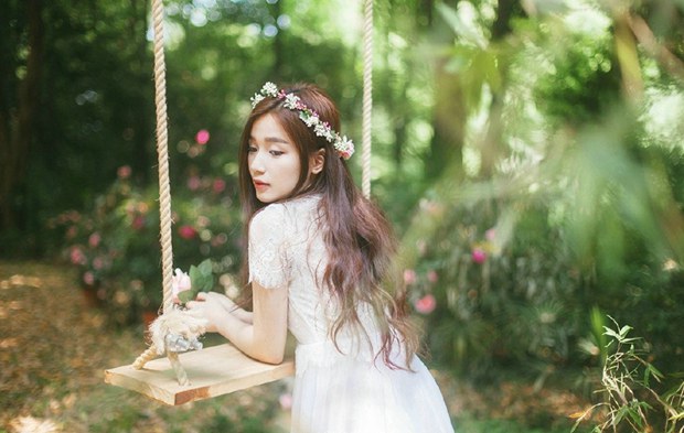 森林系花环仙子唯美女神